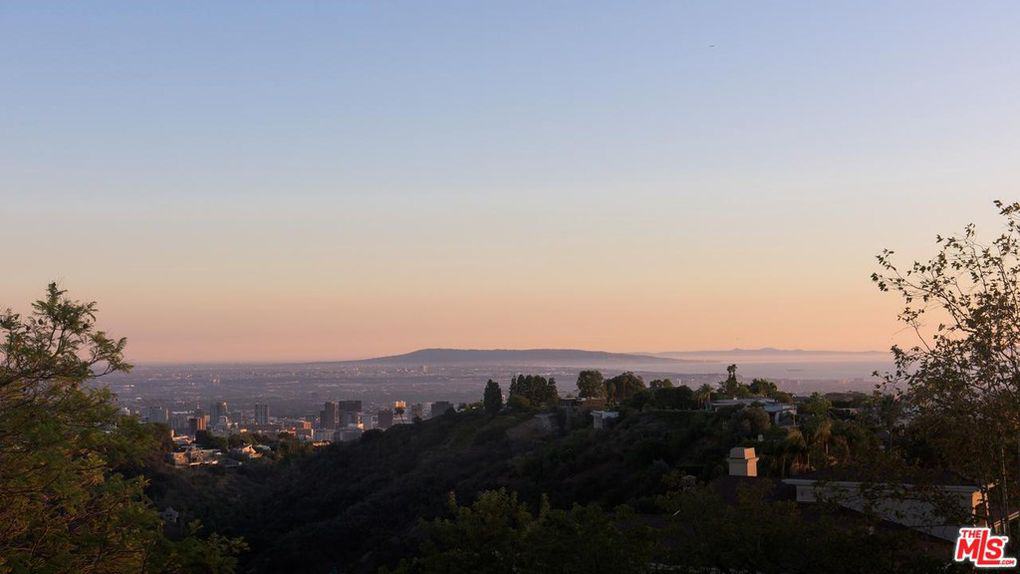 1218 Roberto Lane Los Angeles CA