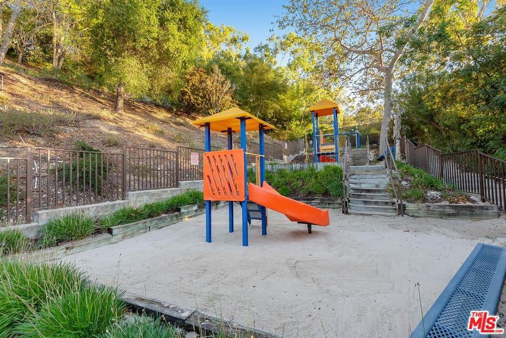 2771 Woodwardia Drive Los Angeles CA