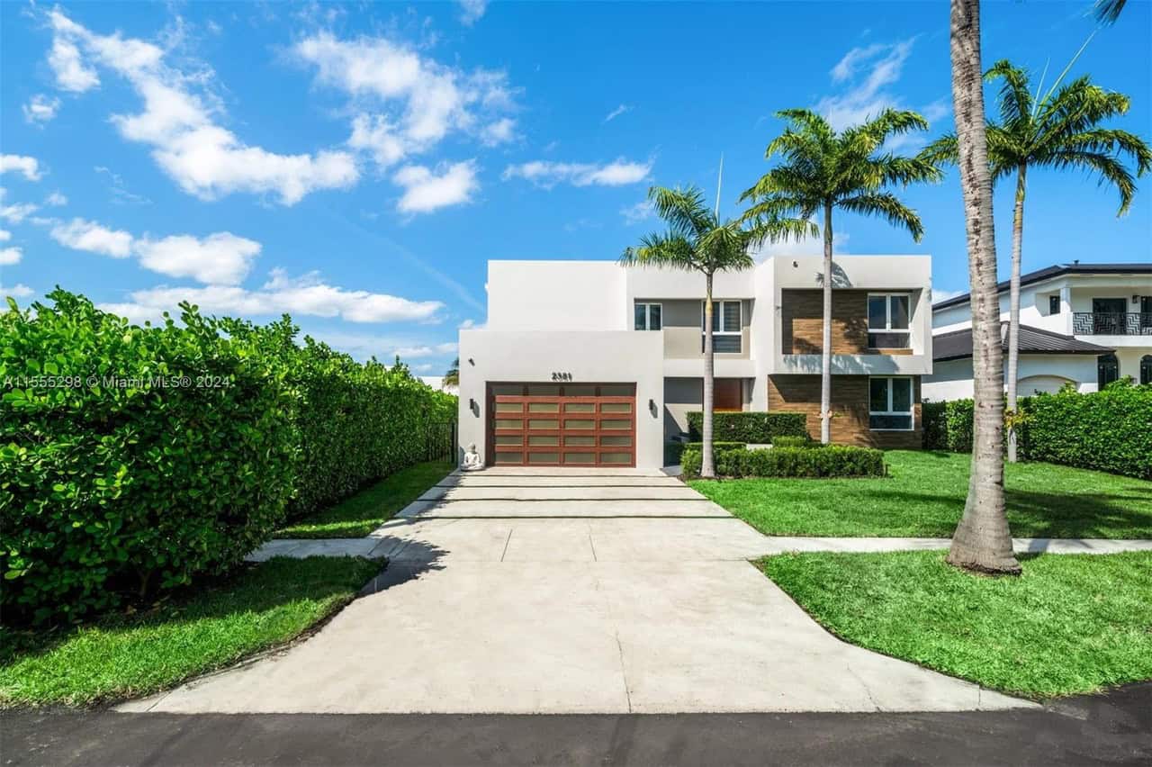2381 Bayview Lane North Miami FL 33181