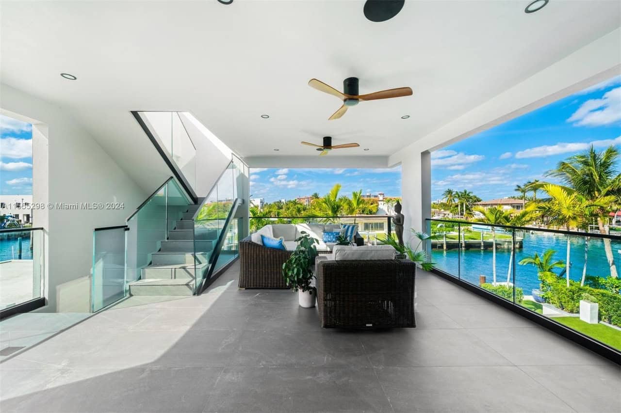 2381 Bayview Lane North Miami FL 33181
