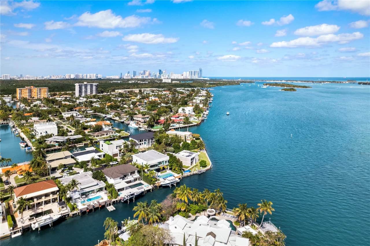 2381 Bayview Lane North Miami FL 33181