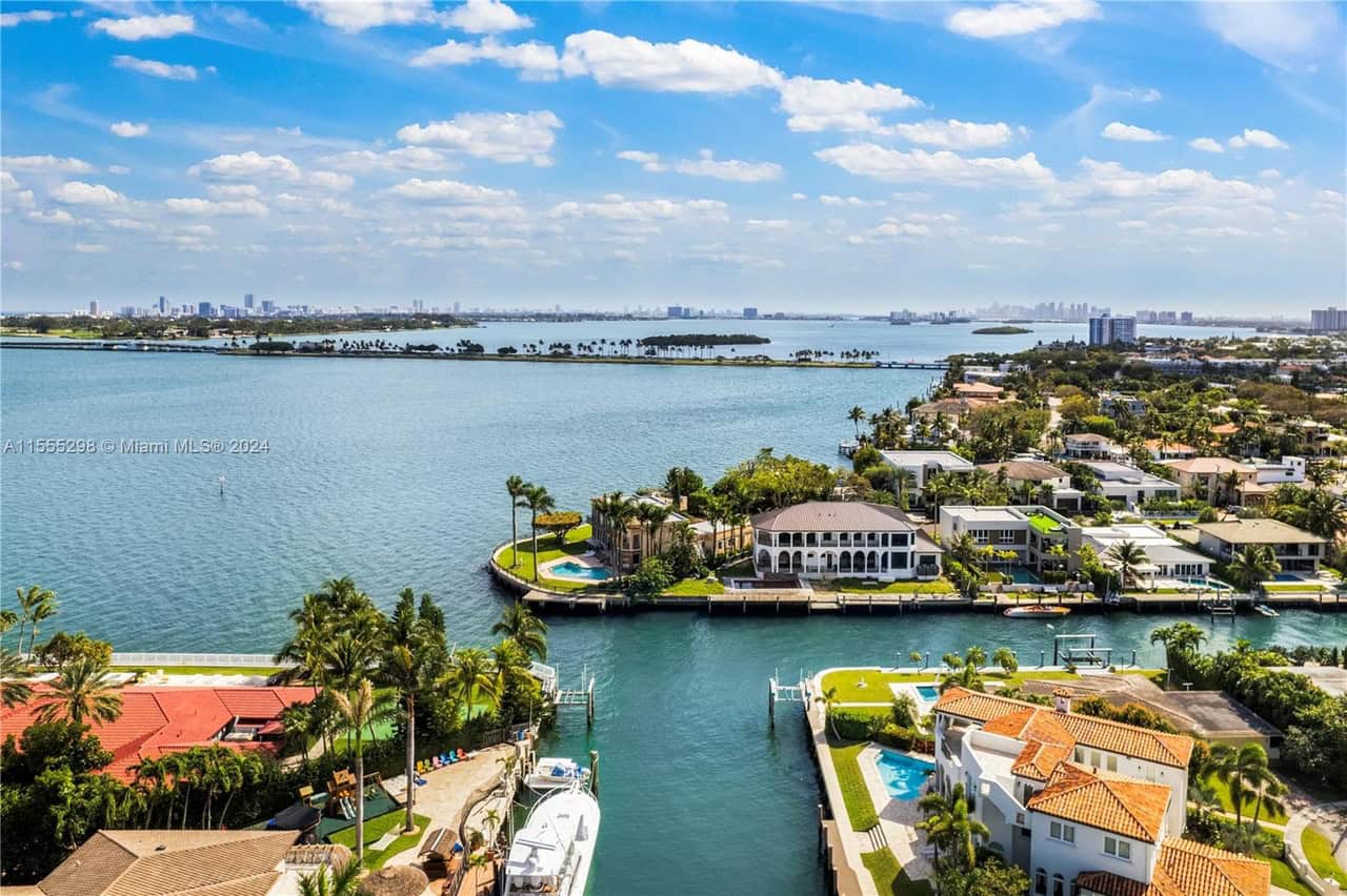 2381 Bayview Lane North Miami FL 33181