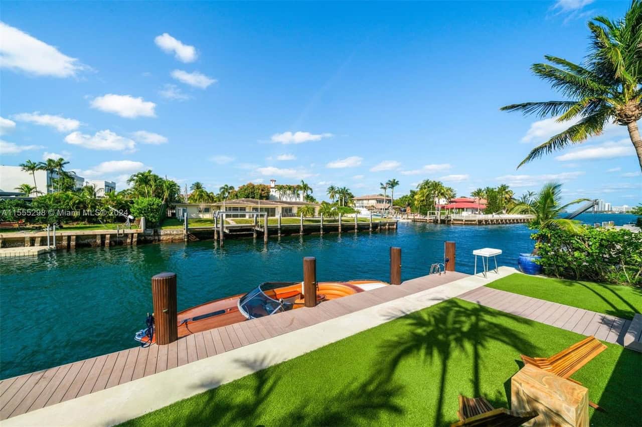 2381 Bayview Lane North Miami FL 33181