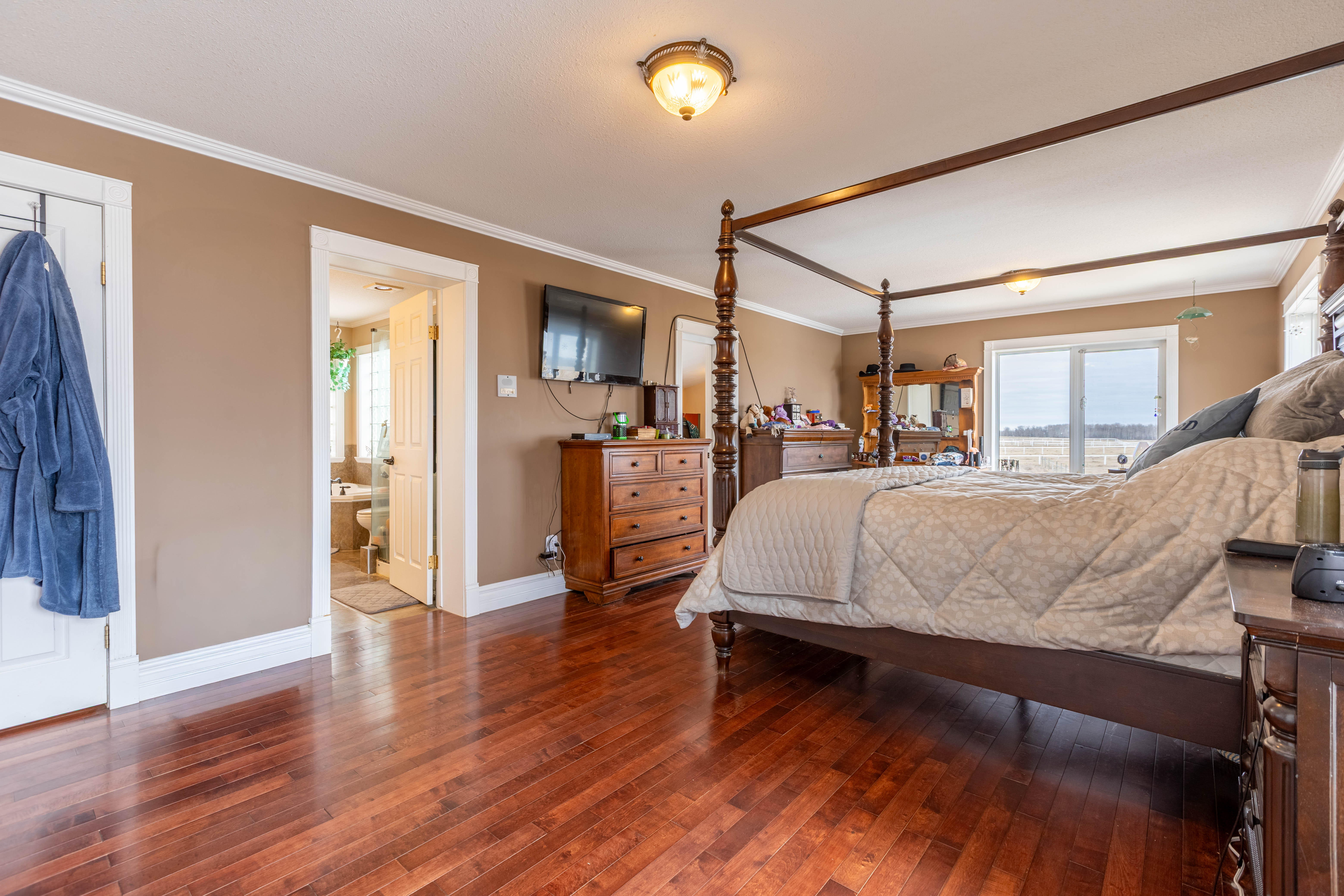 51341 Range Road 210 Hastings Lake AB