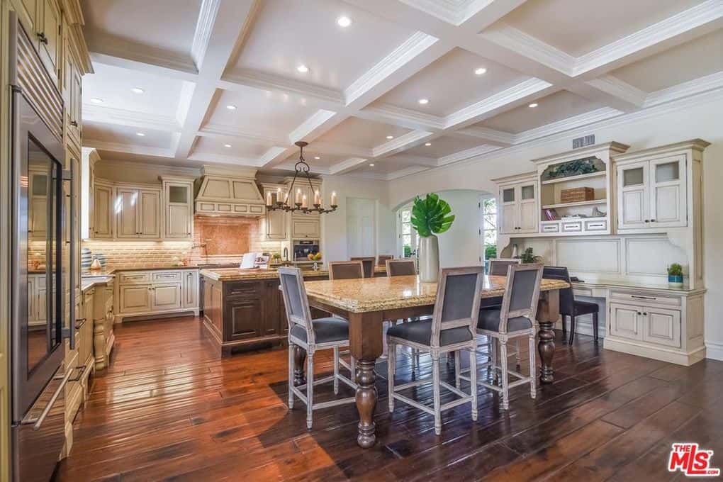 3901 Longridge Avenue Los Angeles LA 91423