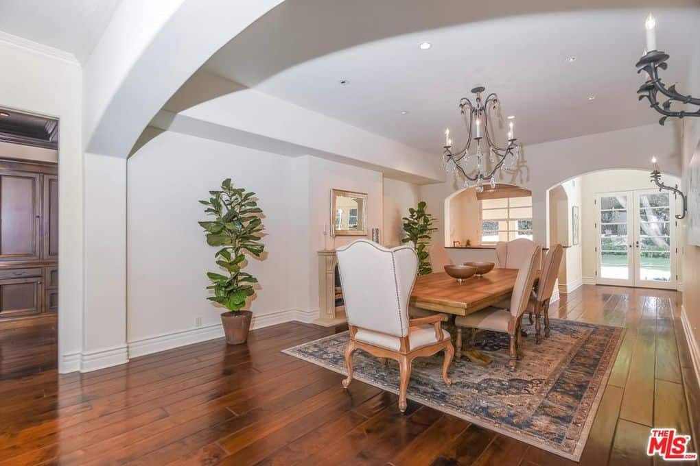 3901 Longridge Avenue Los Angeles LA 91423