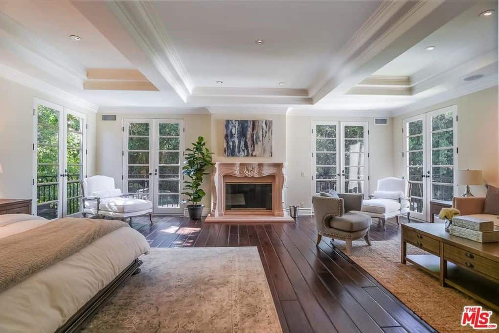 3901 Longridge Avenue Los Angeles LA 91423