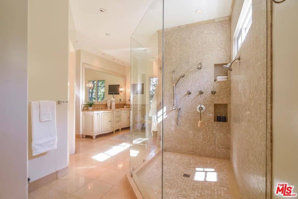 3901 Longridge Avenue Los Angeles LA 91423