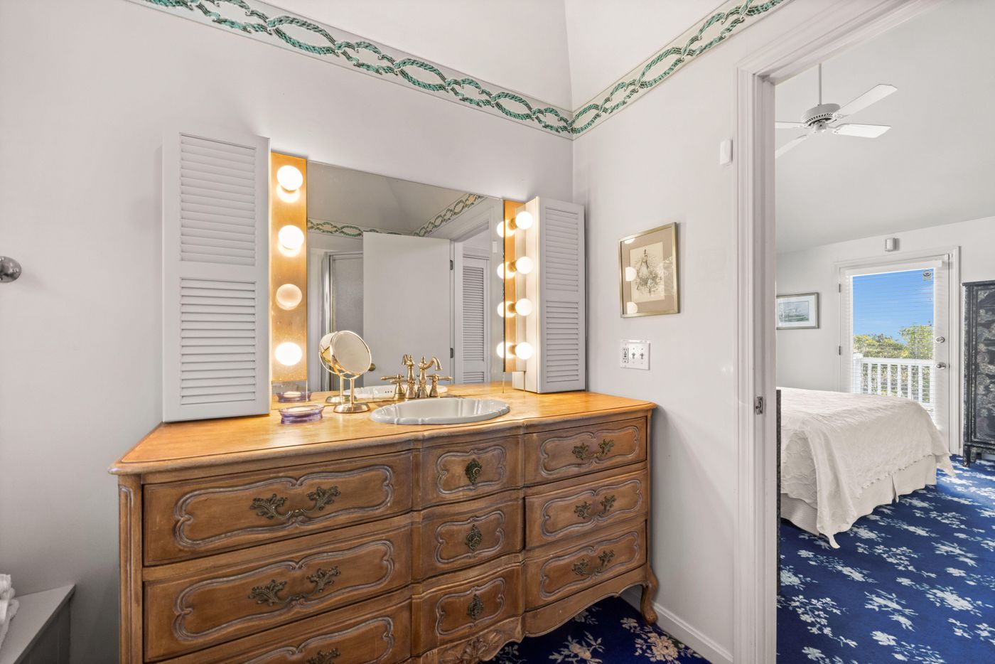 9 Weston Avenue Oak Bluffs MA 02568