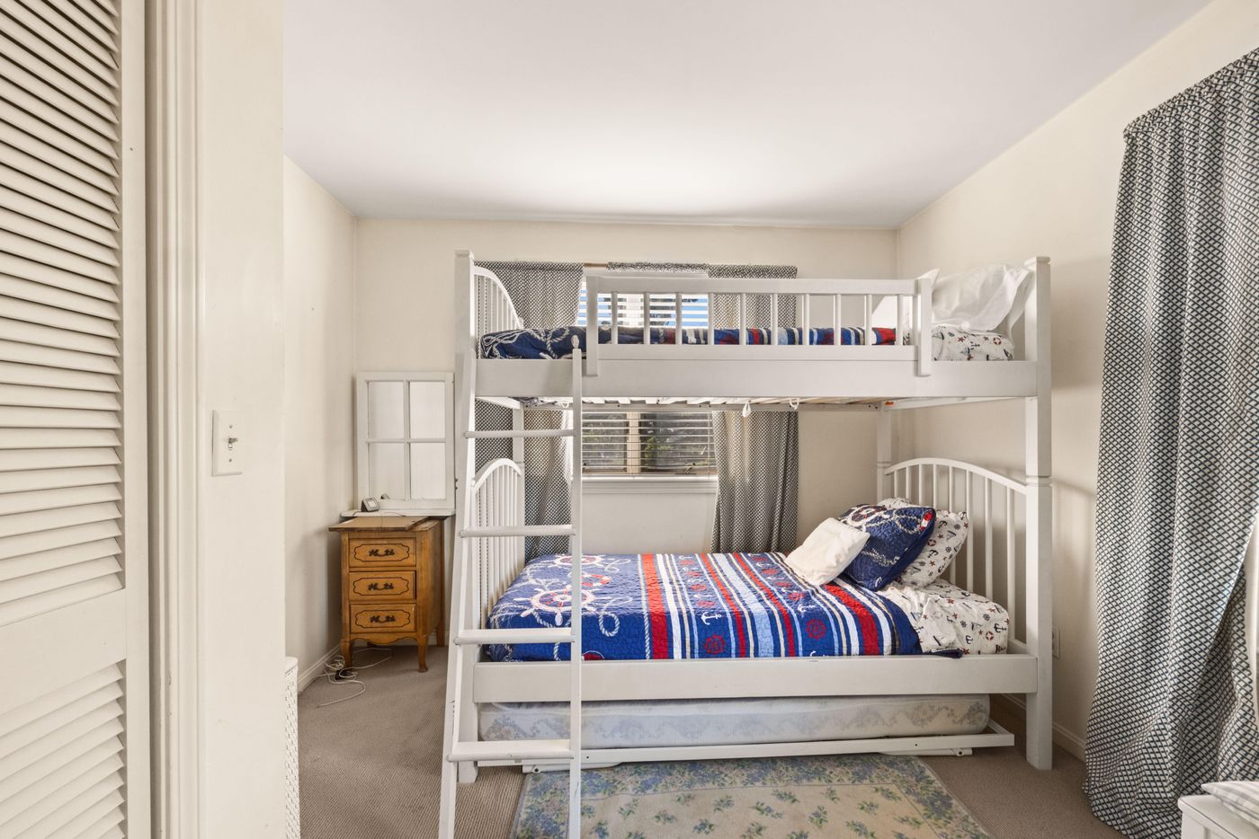 9 Weston Avenue Oak Bluffs MA 02568