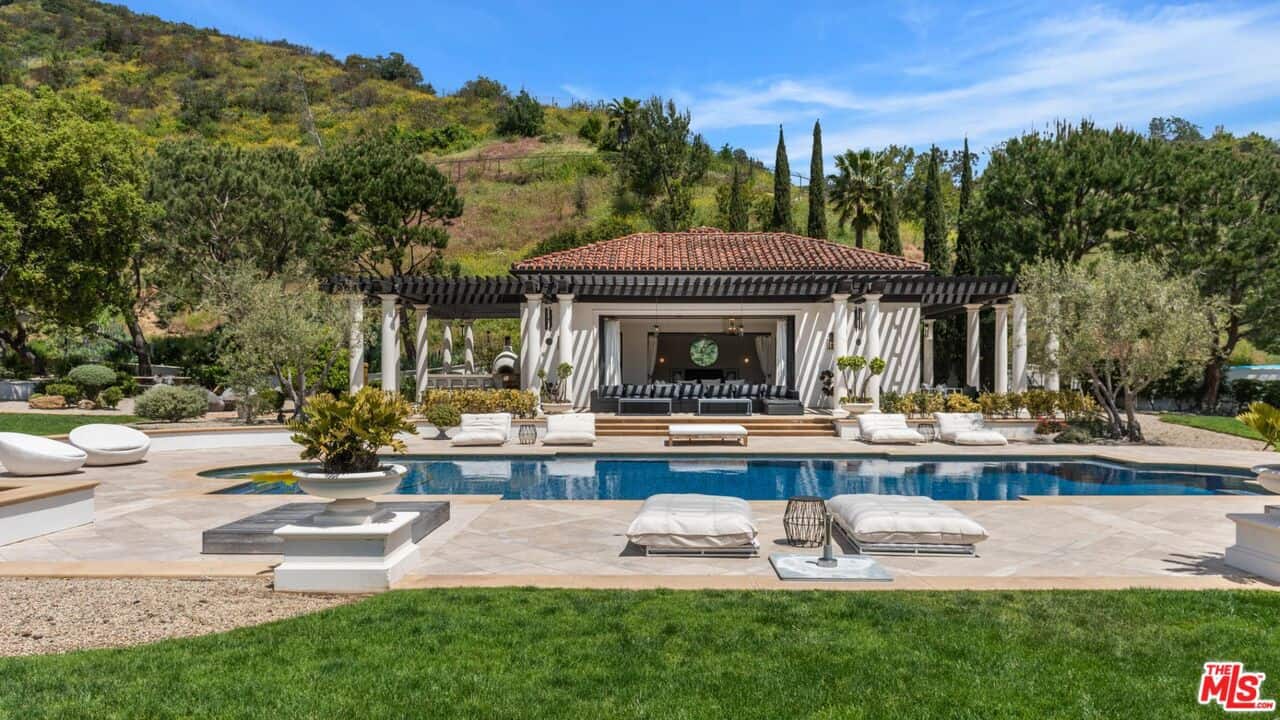 9904 Kip Drive Beverly Hills CA 90210