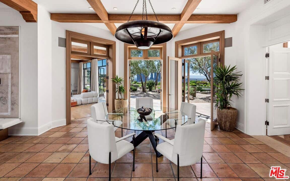 9904 Kip Drive Beverly Hills CA 90210