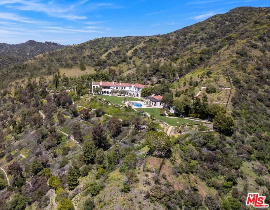9904 Kip Drive Beverly Hills CA 90210