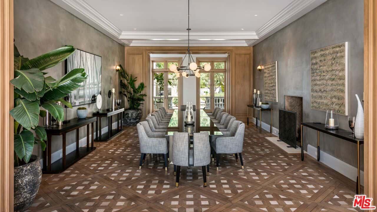 9904 Kip Drive Beverly Hills CA 90210