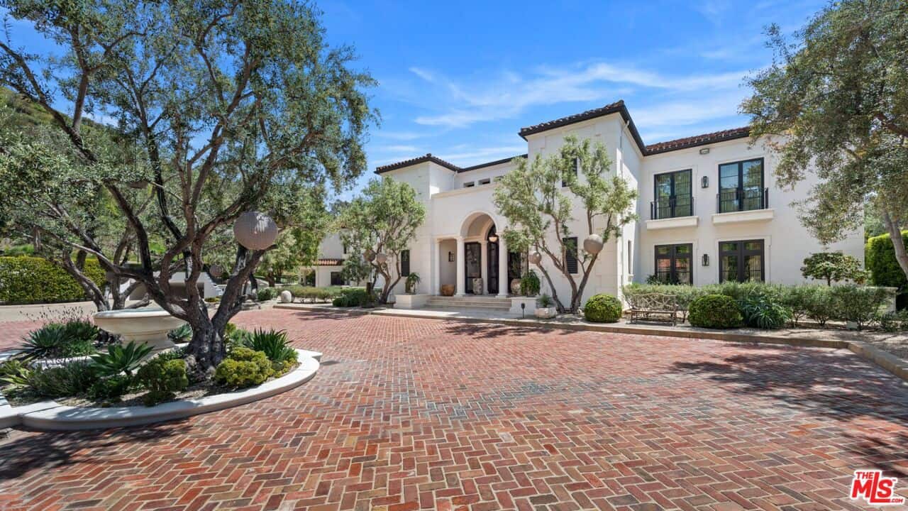 9904 Kip Drive Beverly Hills CA 90210
