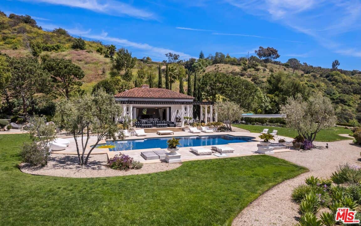 9904 Kip Drive Beverly Hills CA 90210