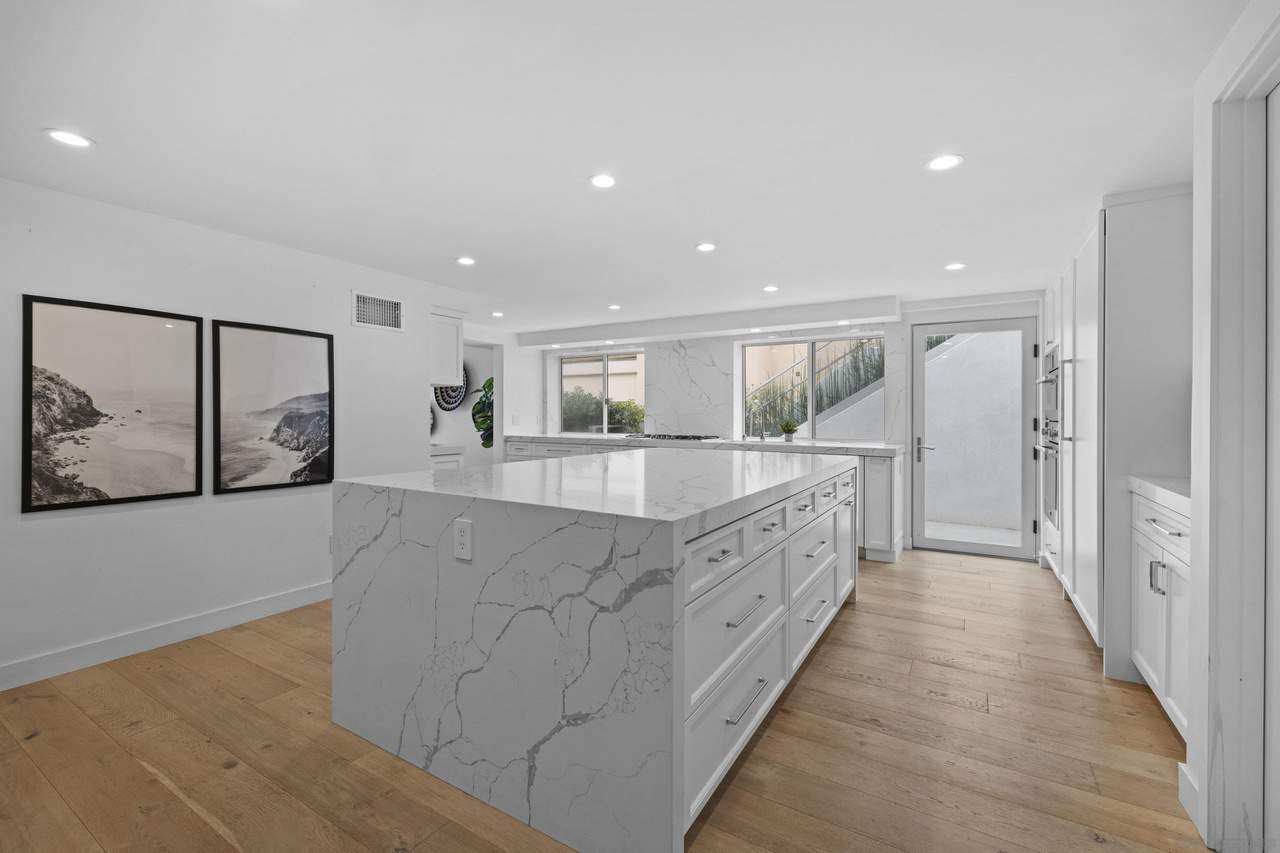 1624 Torrey Pines Road La Jolla CA 92037
