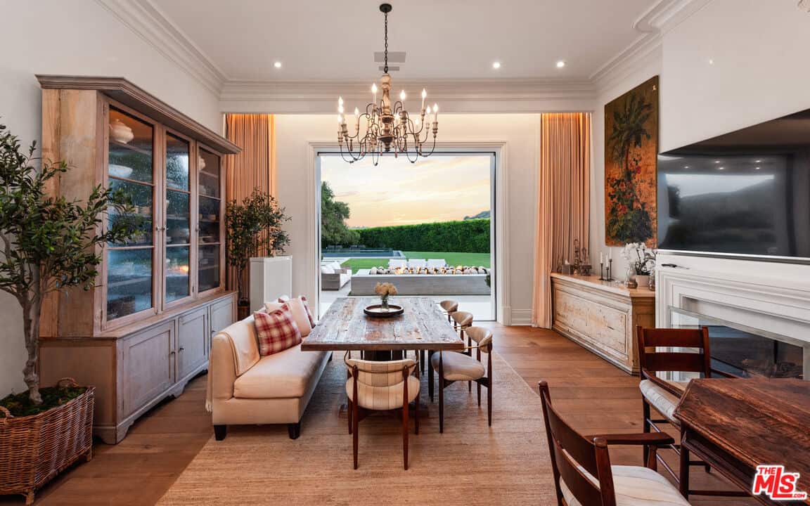 2571 Wallingford Drive Beverly Hills CA 90210