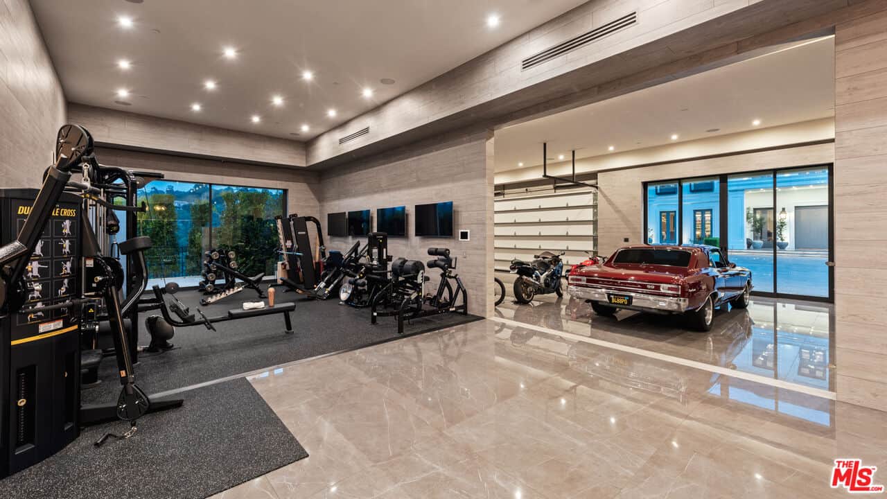2571 Wallingford Drive Beverly Hills CA 90210