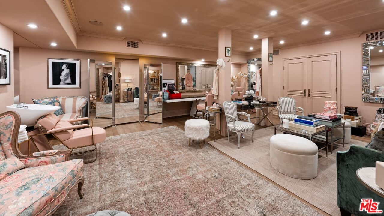 2571 Wallingford Drive Beverly Hills CA 90210