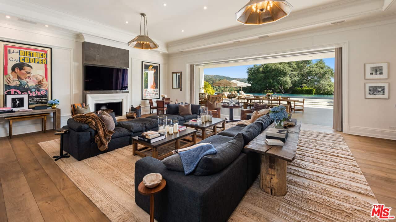 2571 Wallingford Drive Beverly Hills CA 90210