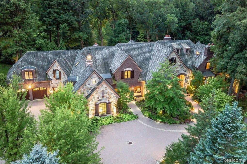 7420 Inner Circle Drive Bloomfield Township MI 48301
