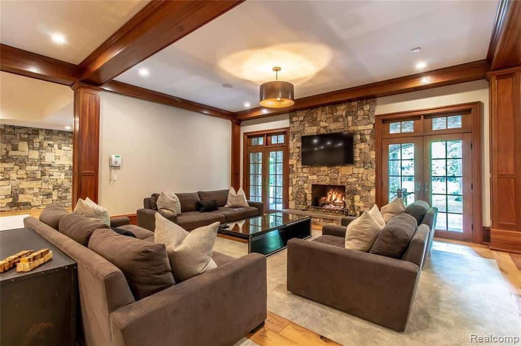 7420 Inner Circle Drive Bloomfield Township MI 48301