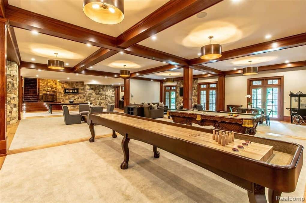 7420 Inner Circle Drive Bloomfield Township MI 48301