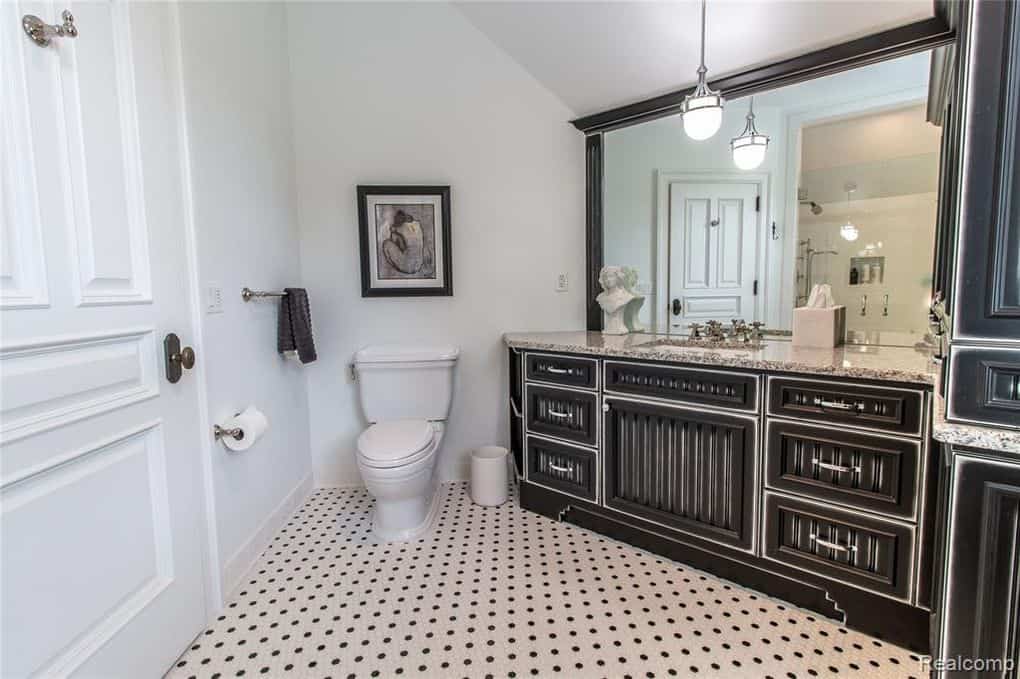 7420 Inner Circle Drive Bloomfield Township MI 48301
