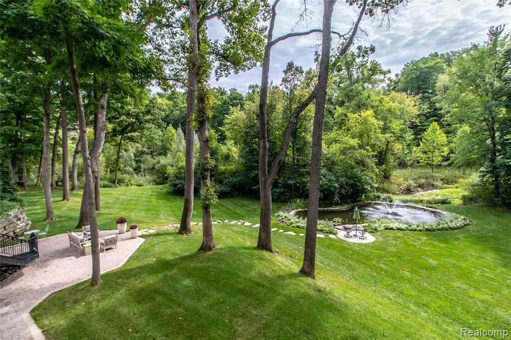 7420 Inner Circle Drive Bloomfield Township MI 48301