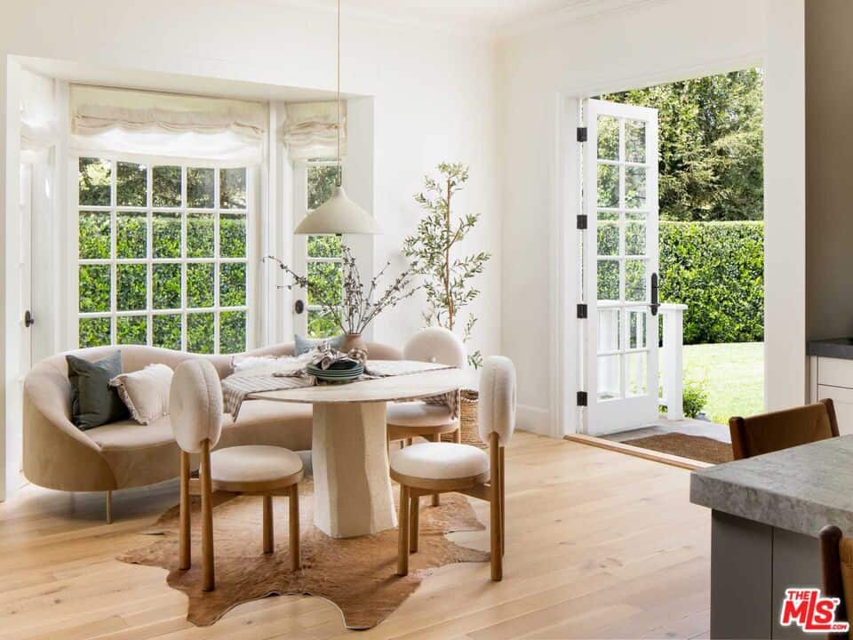 555 N Tigertail Road Los Angeles CA 90049