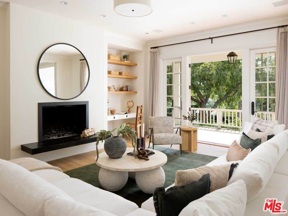 555 N Tigertail Road Los Angeles CA 90049