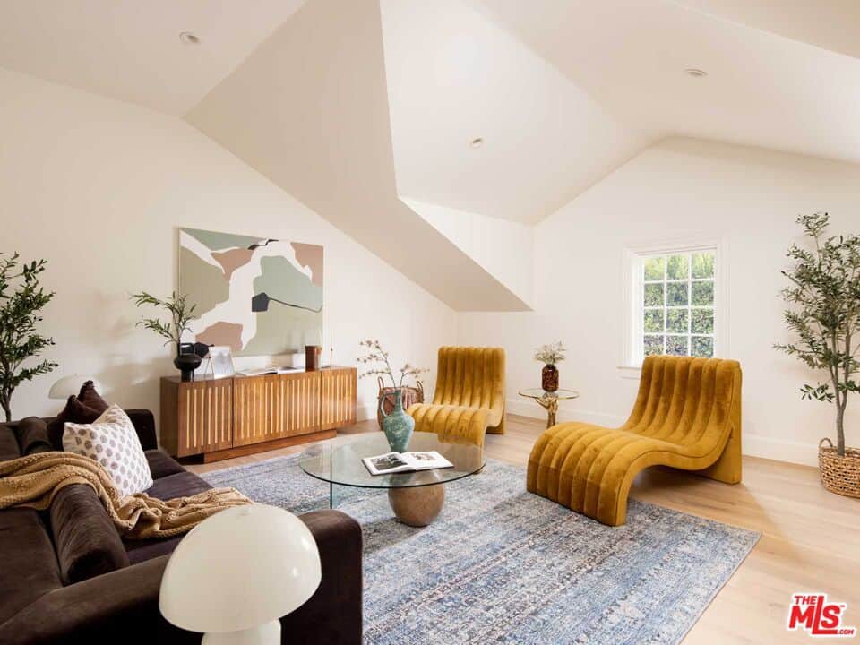 555 N Tigertail Road Los Angeles CA 90049