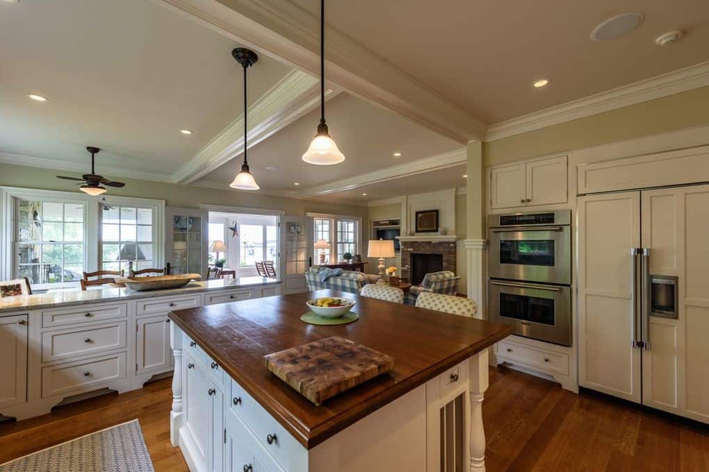 103 Main Street Vineyard Haven MA 02568