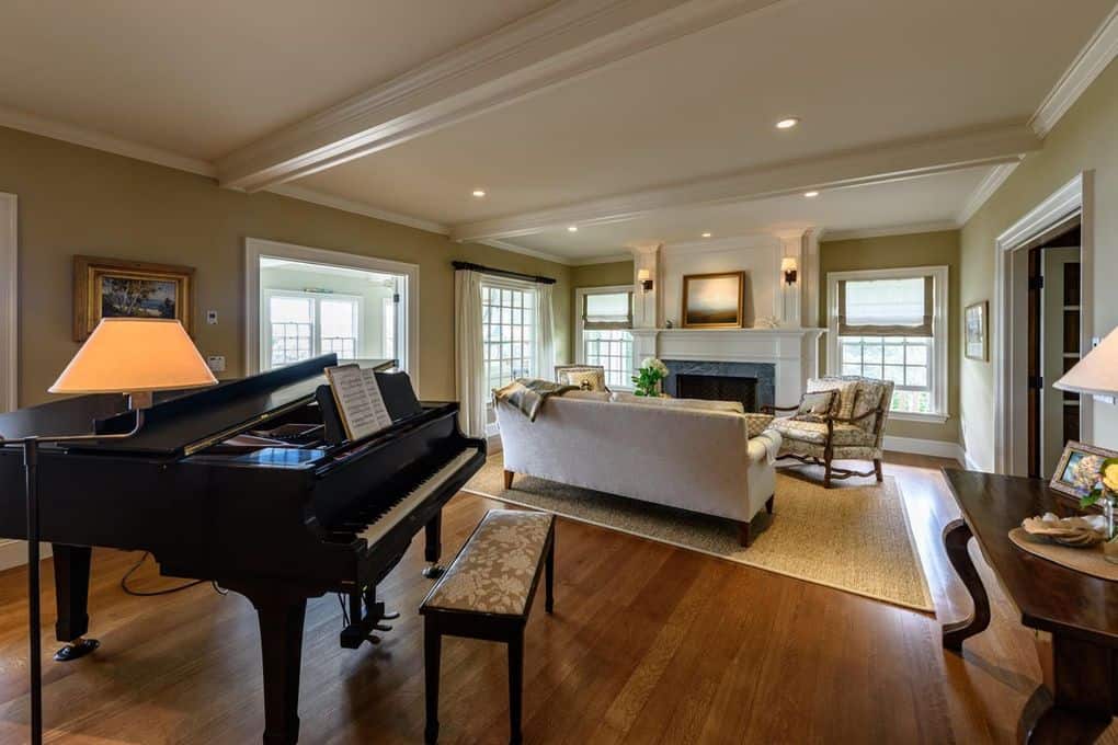 103 Main Street Vineyard Haven MA 02568