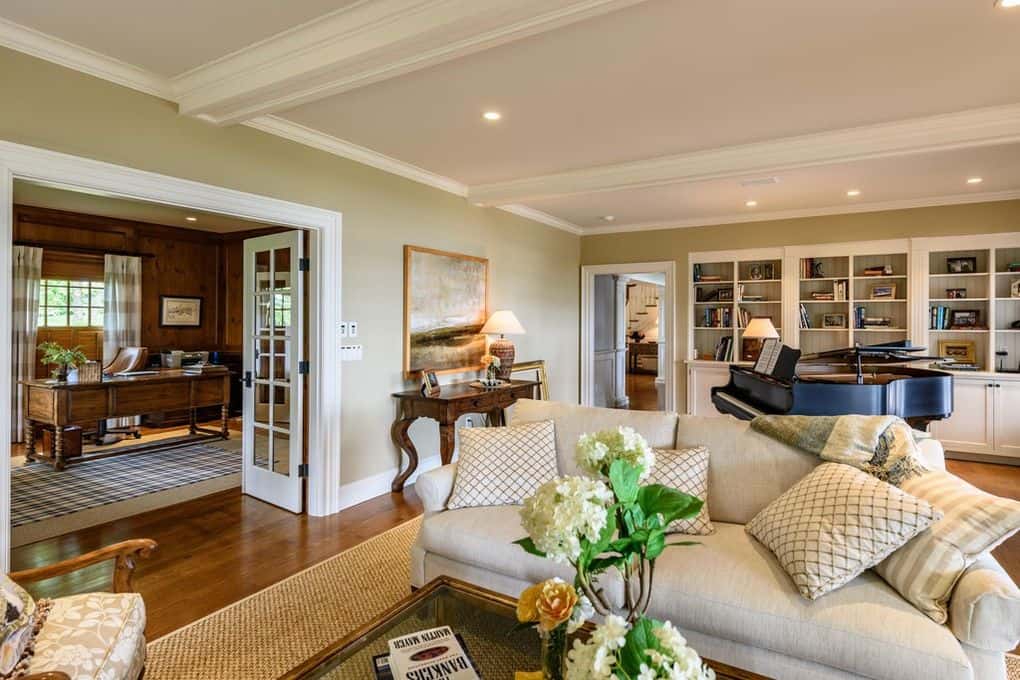 103 Main Street Vineyard Haven MA 02568