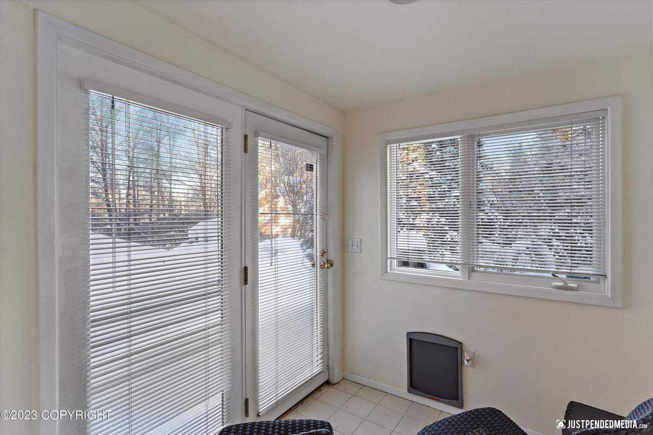 3327 Illiamna Avenue Anchorage AK 99517