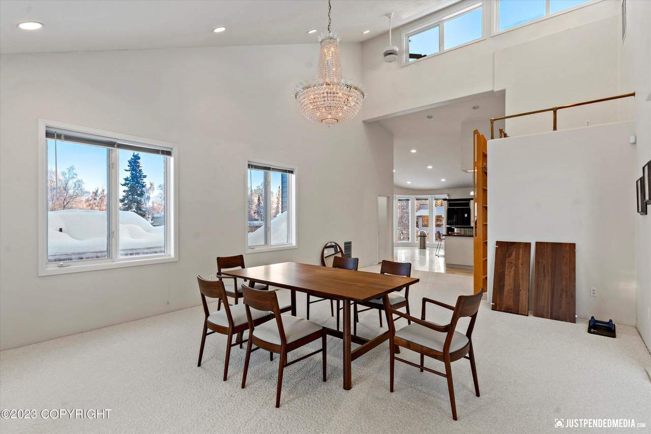 3327 Illiamna Avenue Anchorage AK 99517