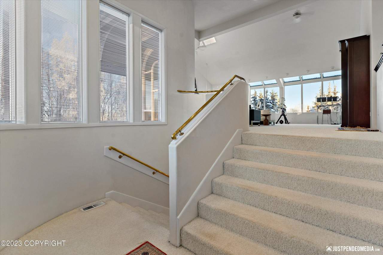 3327 Illiamna Avenue Anchorage AK 99517