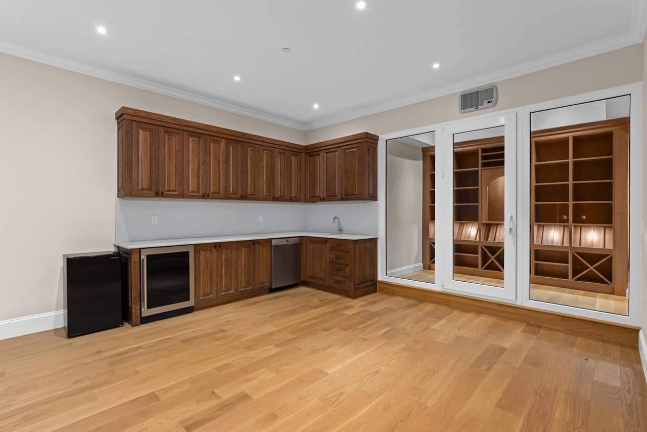 1367 Chartwell Drive West Vancouver BC V7S 2R4