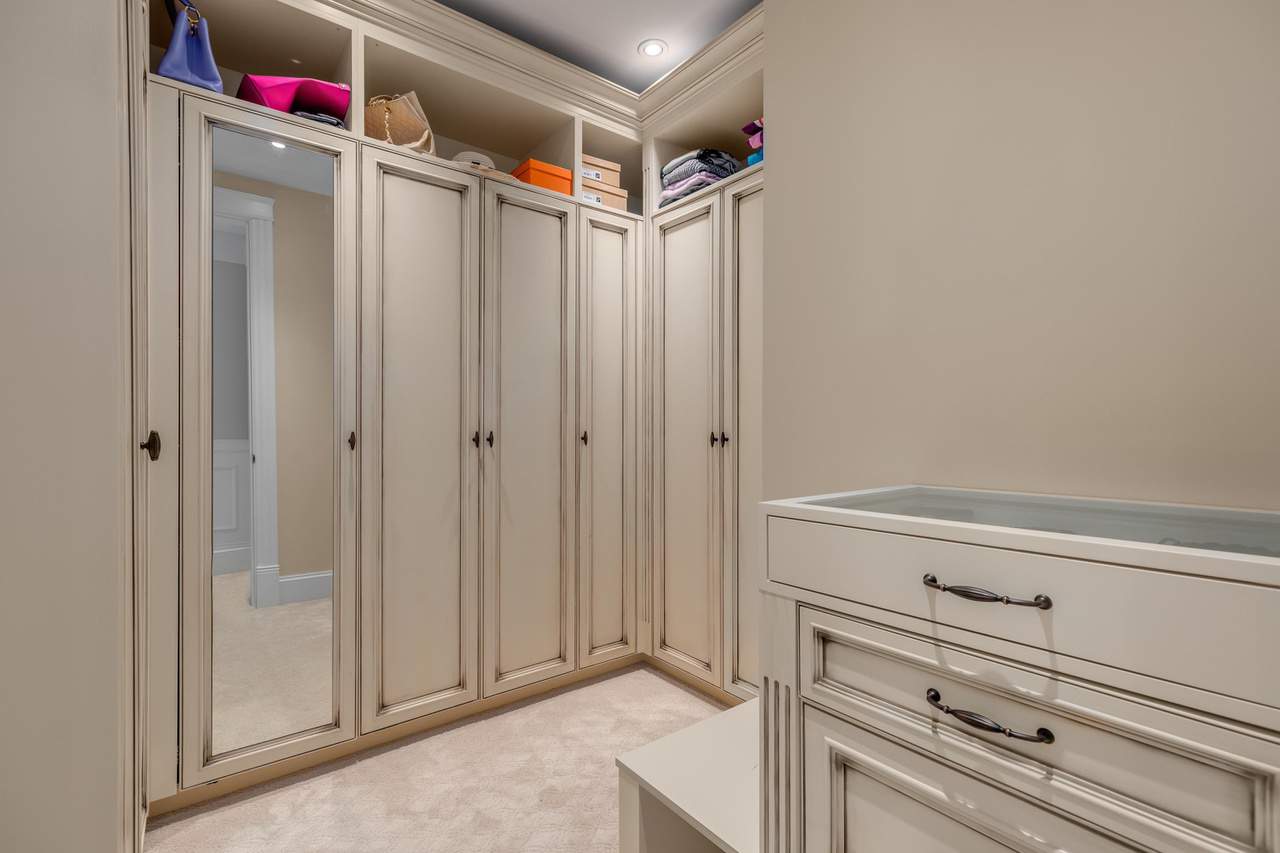 1367 Chartwell Drive West Vancouver BC V7S 2R4