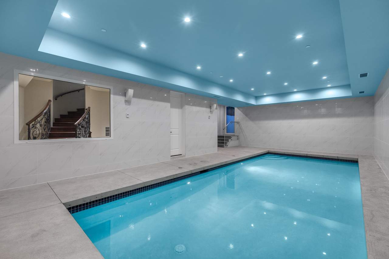 1367 Chartwell Drive West Vancouver BC V7S 2R4
