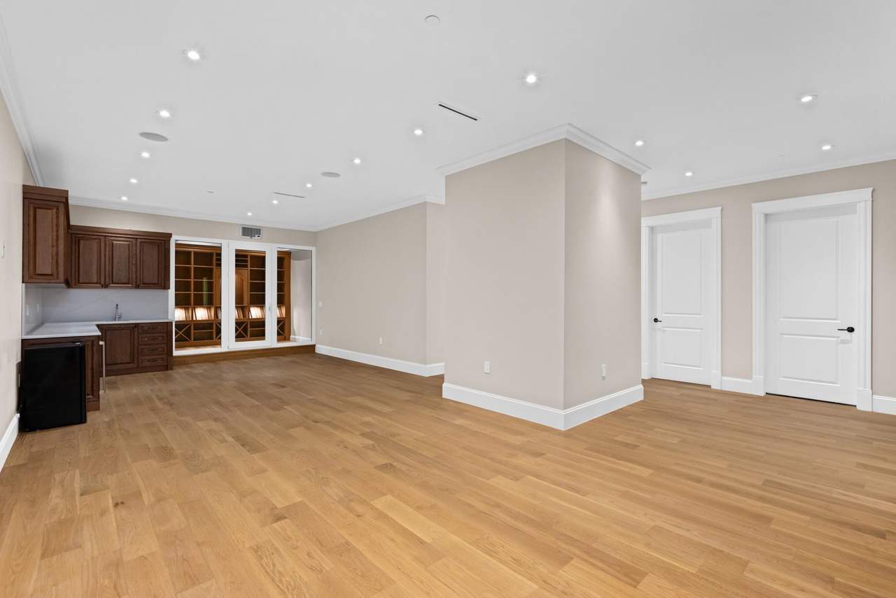 1367 Chartwell Drive West Vancouver BC V7S 2R4