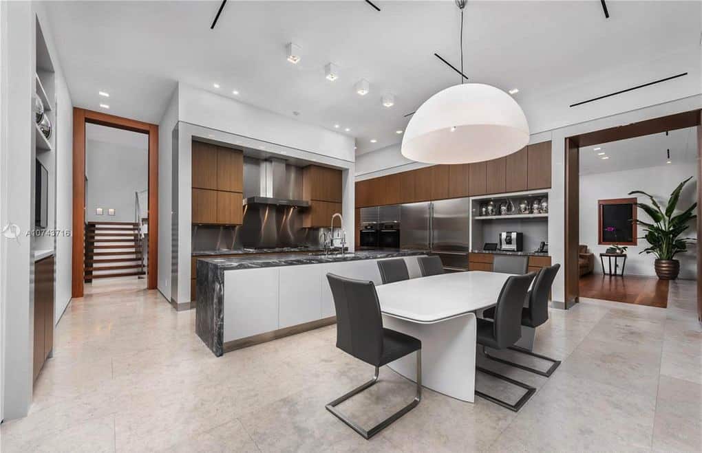 2920 N Bay Road Miami Beach FL 33140