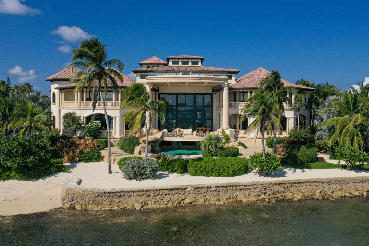 560 South Sound Road Grand Cayman KY