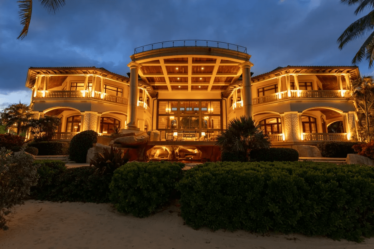 560 South Sound Road Grand Cayman KY