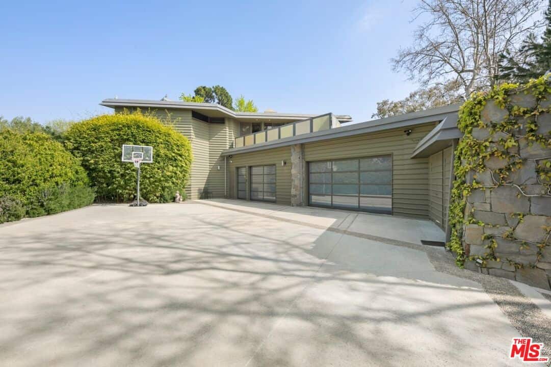 15216 Antelo Place Los Angeles CA 90077