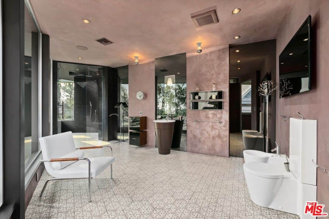 15216 Antelo Place Los Angeles CA 90077
