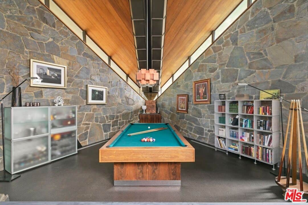 15216 Antelo Place Los Angeles CA 90077