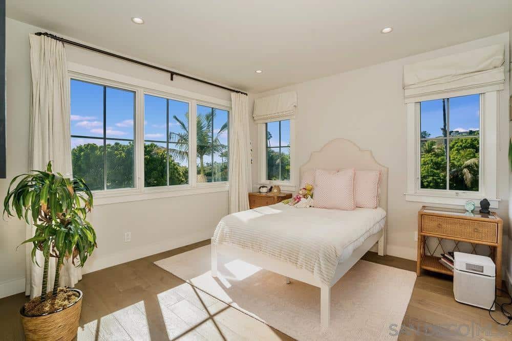 5769 Waverly Avenue La Jolla CA 92037